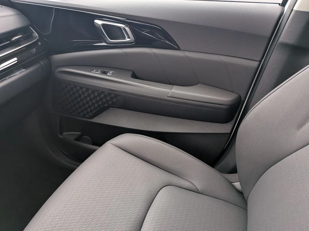 New 2026 Snow White Pearl Kia SX Prestige image 39