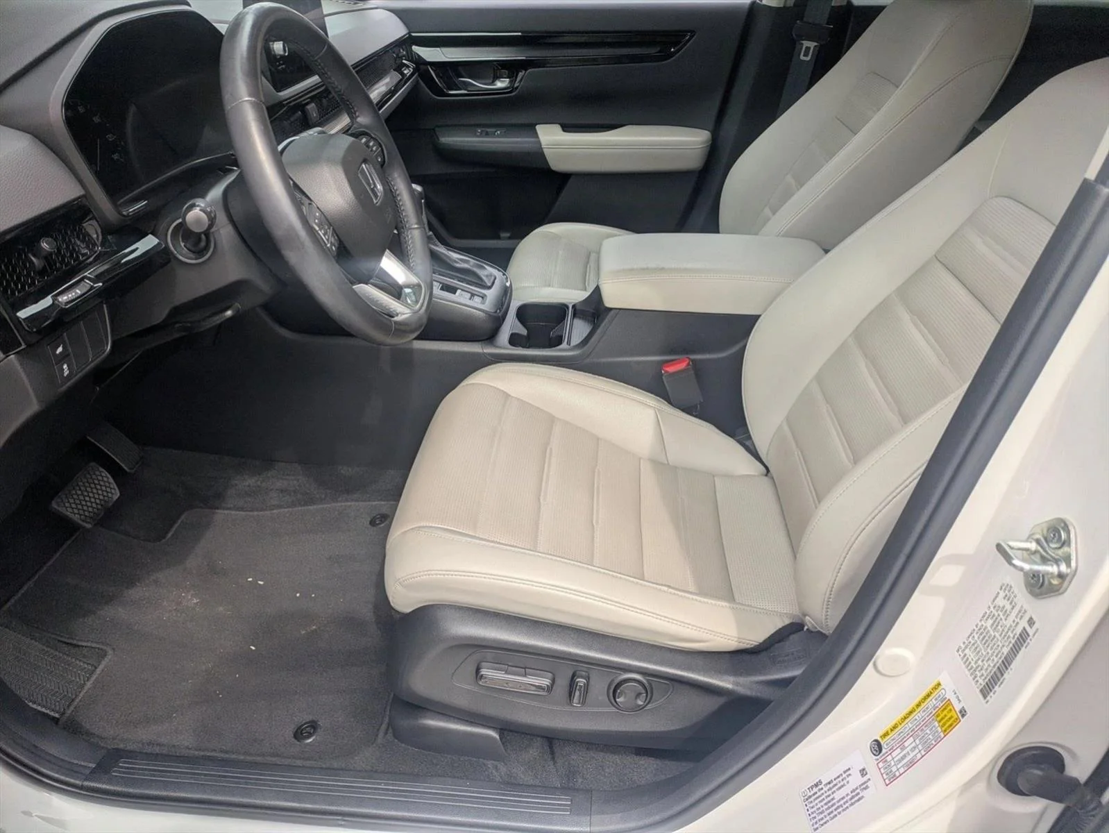 Used 2024 White Honda EX-L image 13