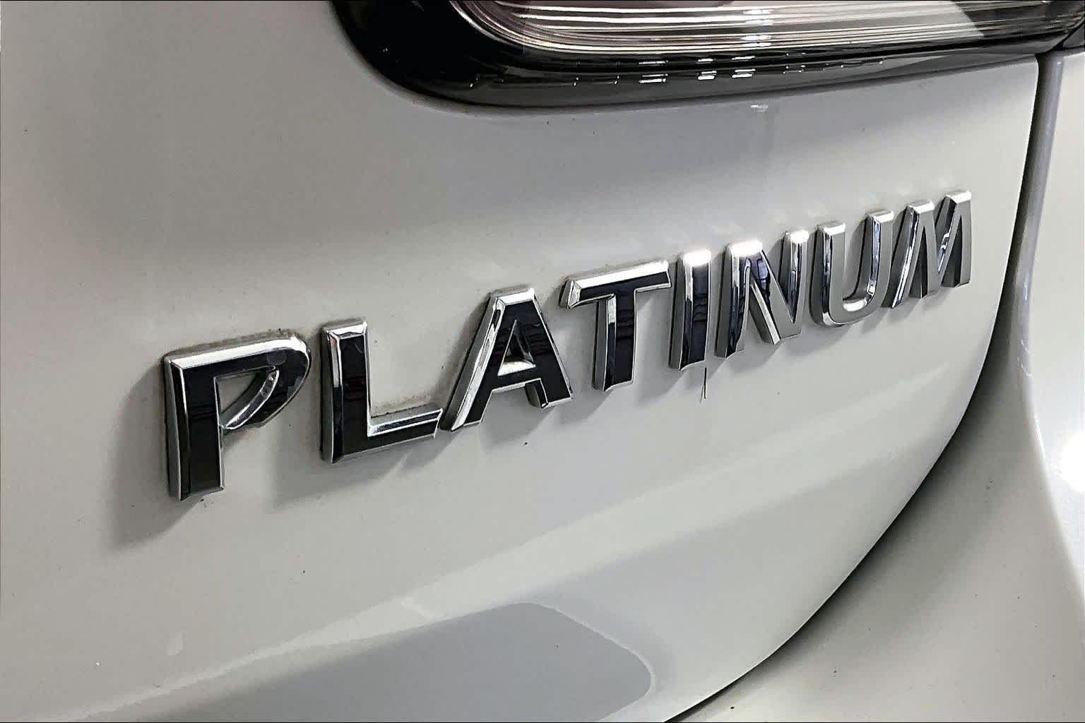 Used 2020 Pearl White Tricoat Nissan Platinum image 9