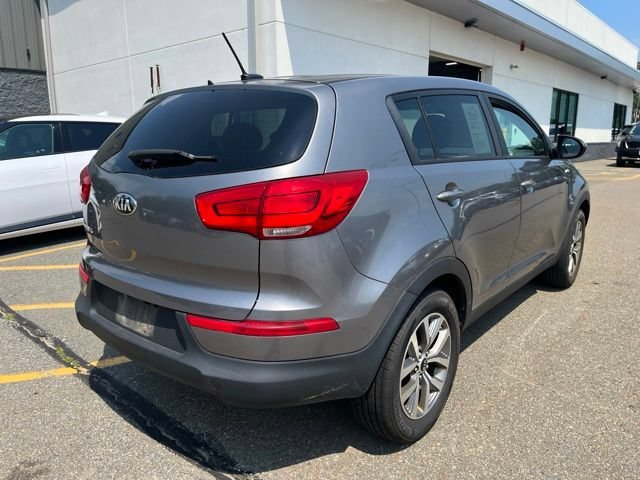 Used 2016 Mineral Silver Kia LX image 3
