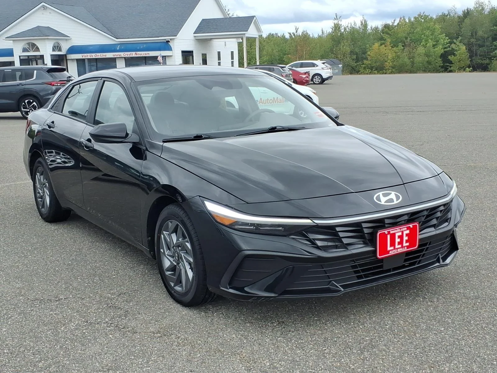 Used 2024 Abyss Black Hyundai SEL image 3