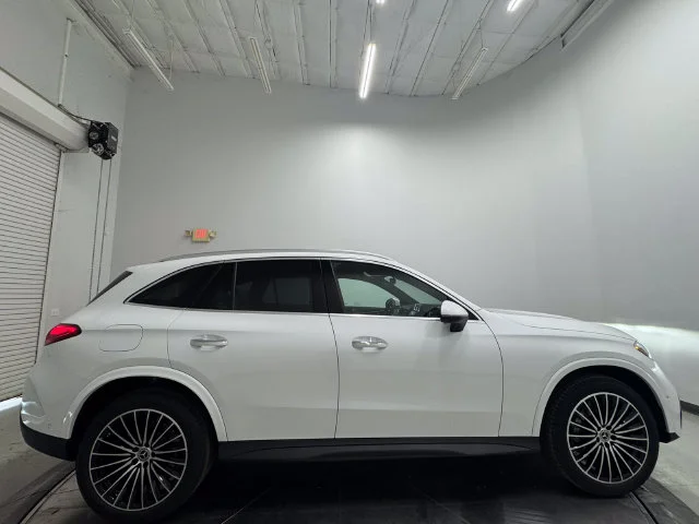 New 2026 MANUFAKTUR Moonlight Whit Mercedes-Benz GLC 300 image 14