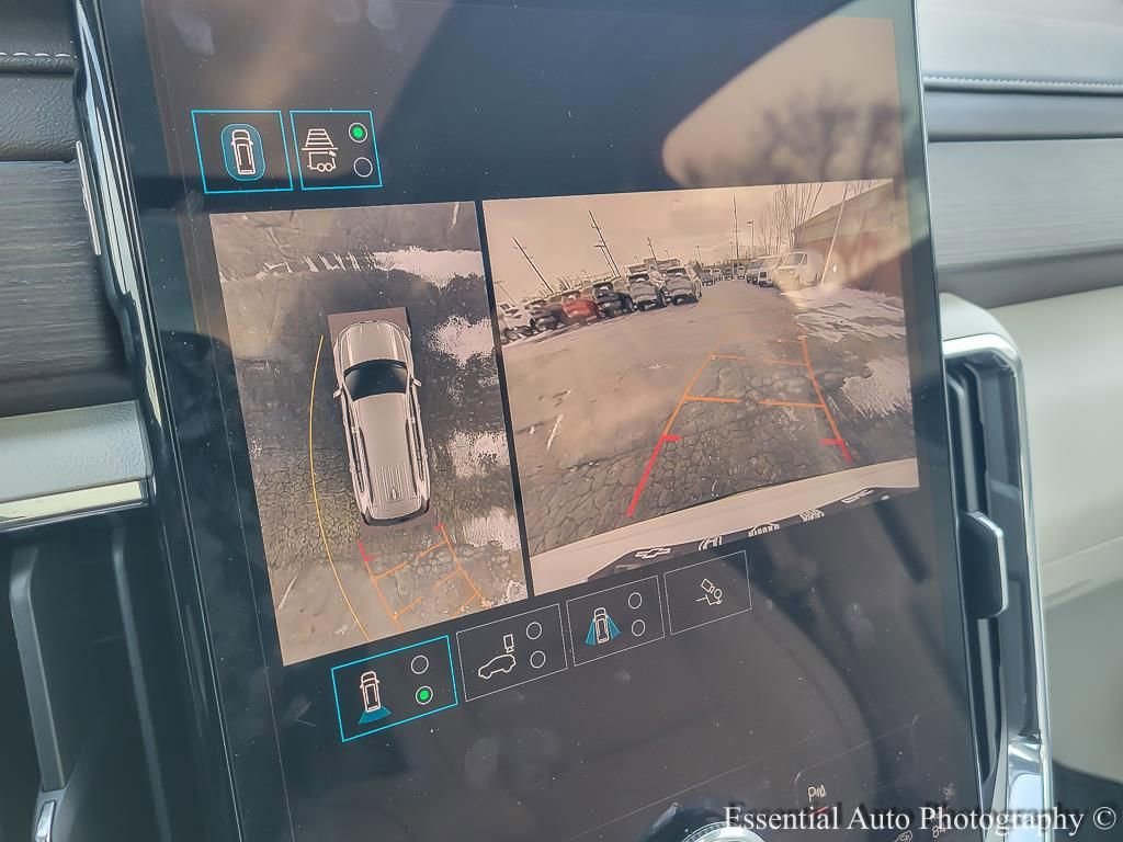 2024 GMC ACADIA - Image 16