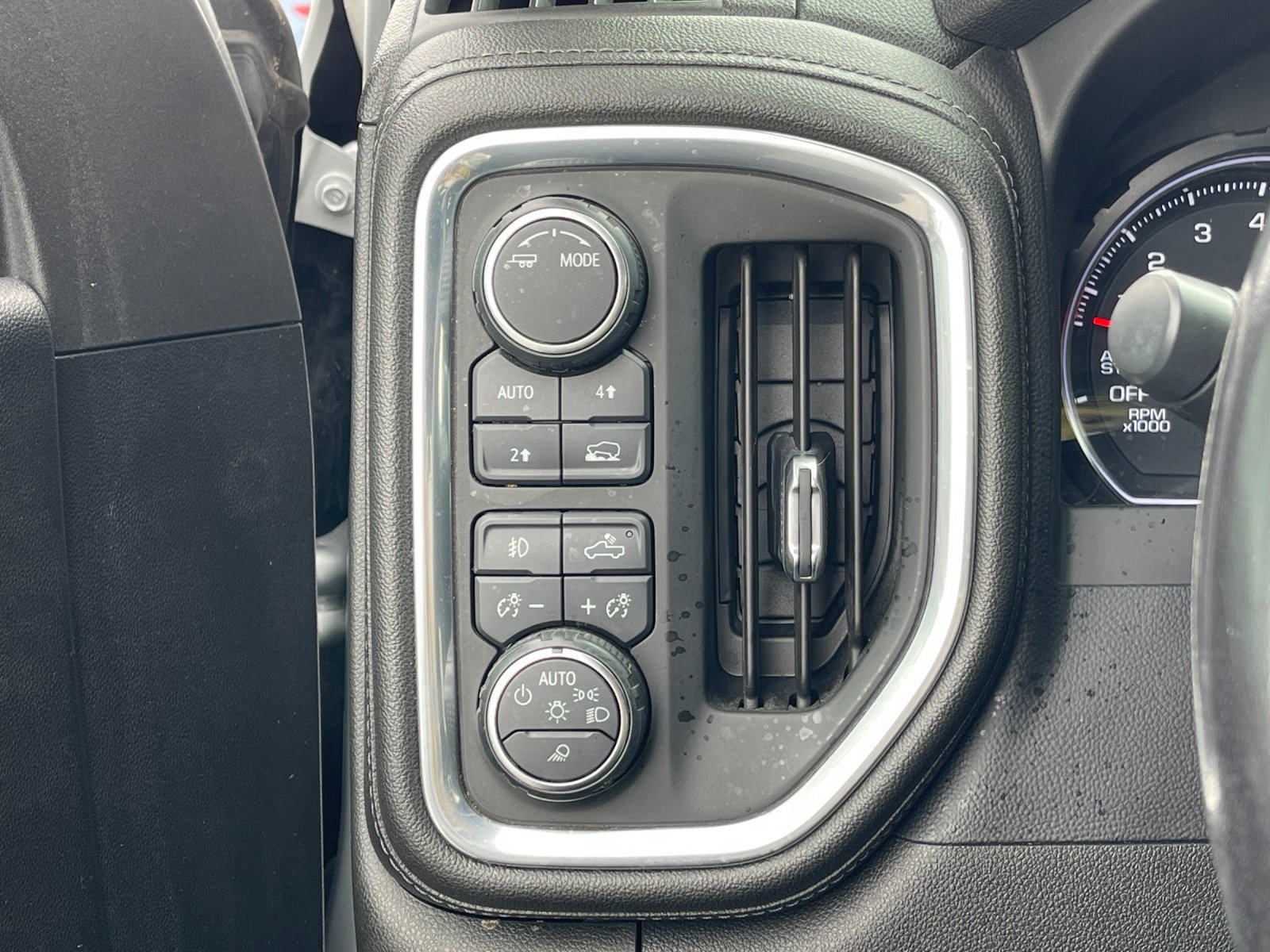 Used 2021 Silver Chevrolet RST image 30