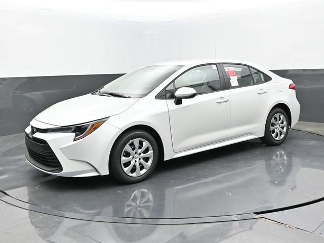 Used 2025 Wind Chill Pearl Toyota LE image 21