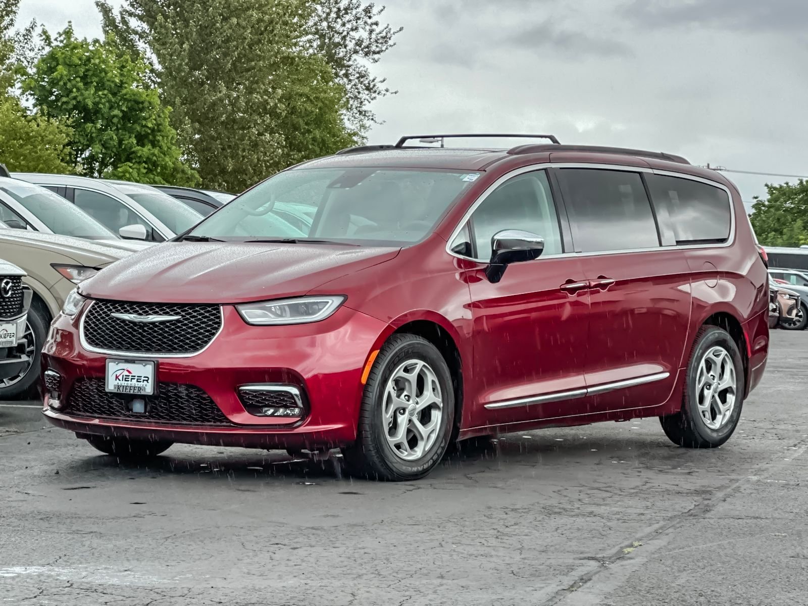 Used 2023 Red Chrysler Limited image 7