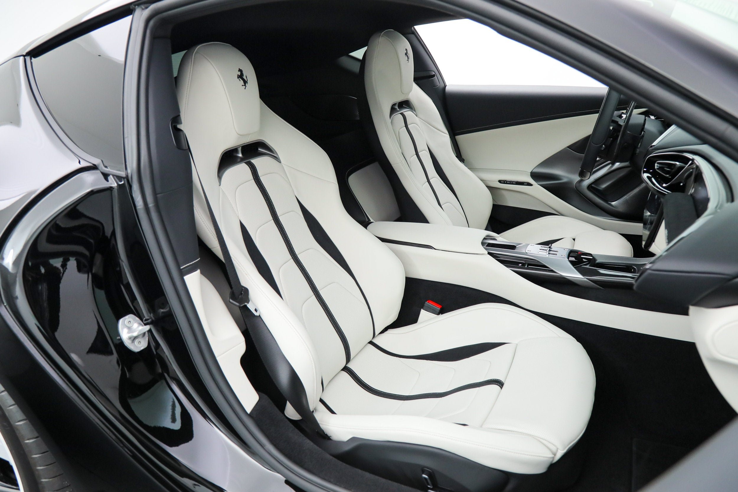 Certified Used 2025 Nero Ferrari  image 24