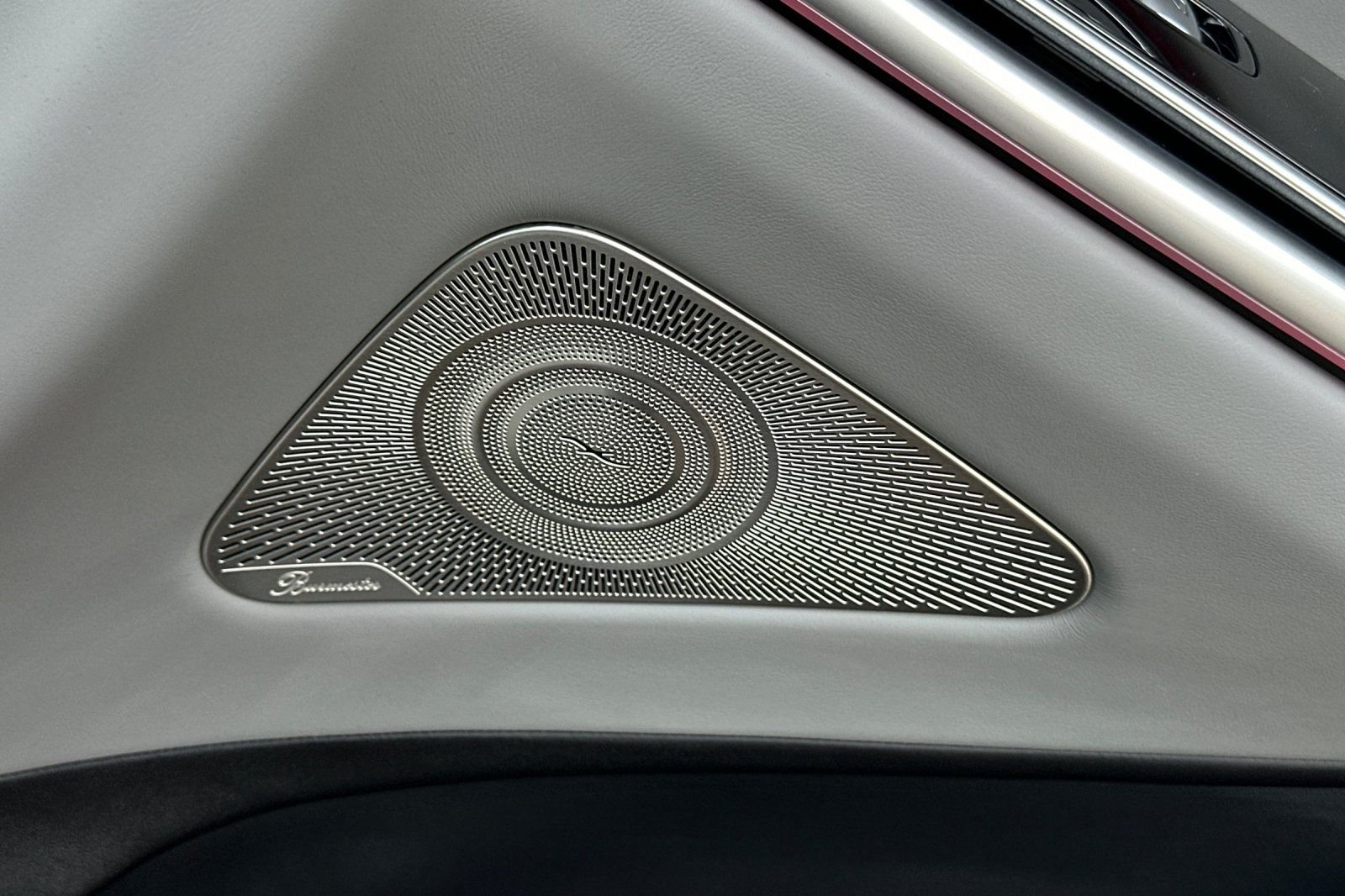 New 2026 MANUFAKTUR Moonlight White Metallic Mercedes-Benz S 63 E AMG® image 4
