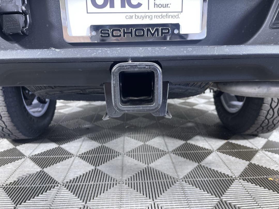 New 2025 Carbonized Gray Metallic Ford XLT image 25