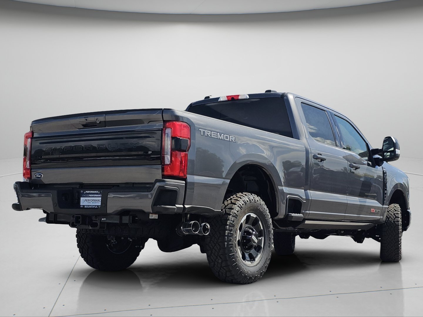 New 2026 Carbonized Gray Metallic Ford Platinum image 28