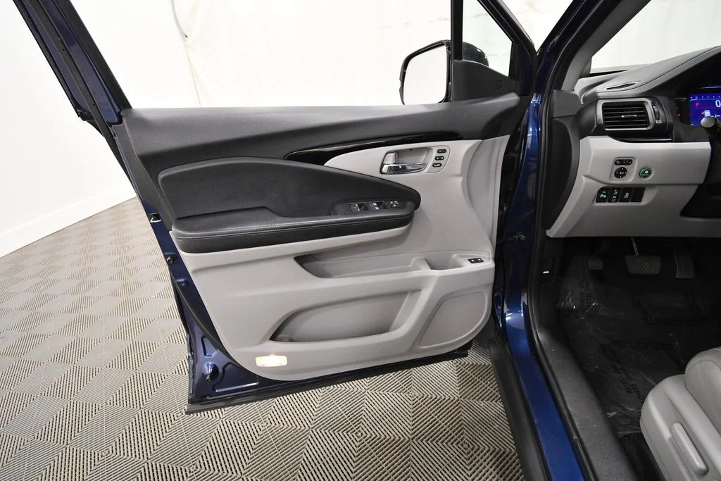 Used 2020  Honda Elite image 13