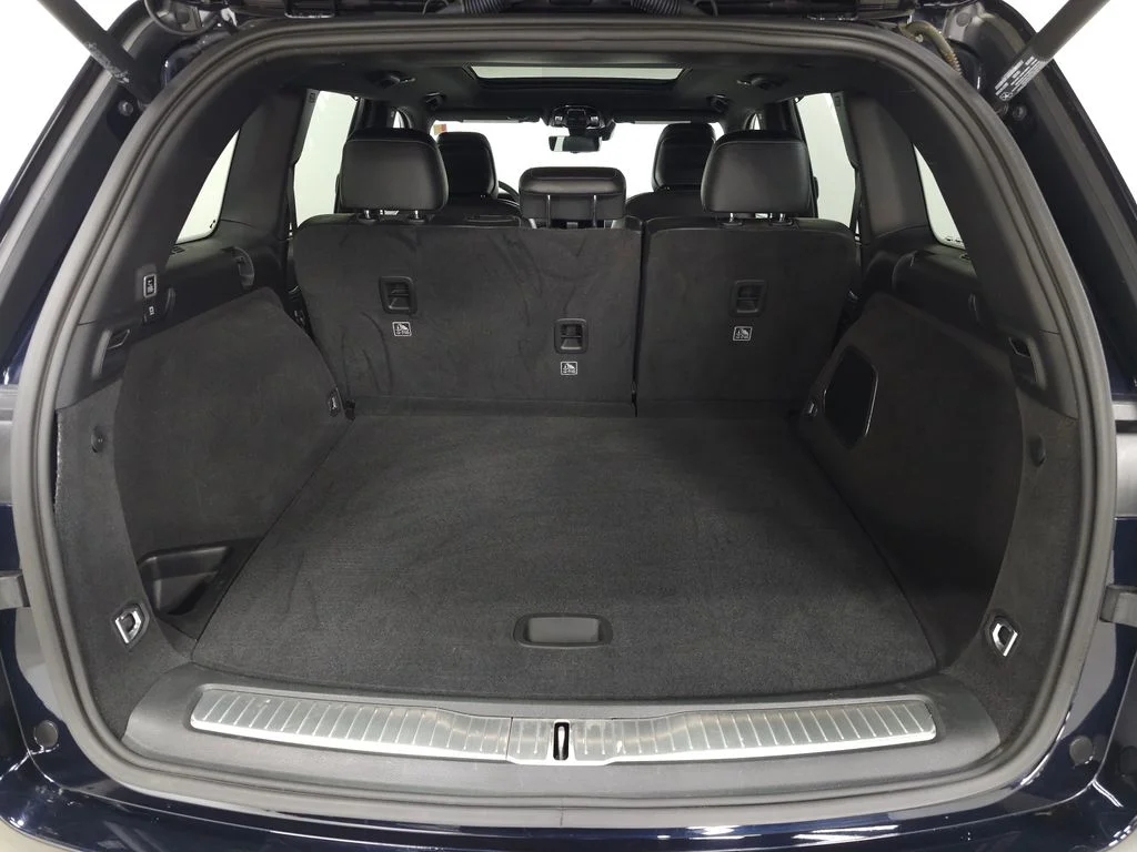 Used 2023 Black Jeep Overland image 6