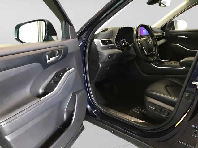 Used 2023 Blue Toyota XLE image 10