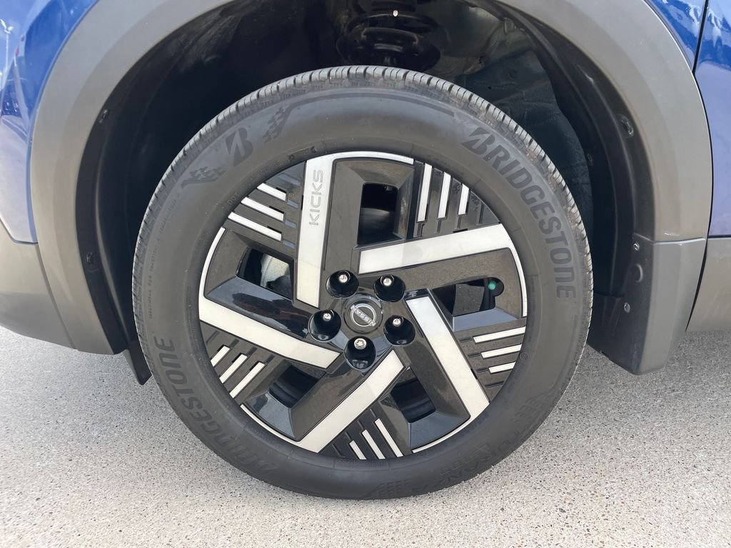 Used 2025 Blue Nissan SV image 27