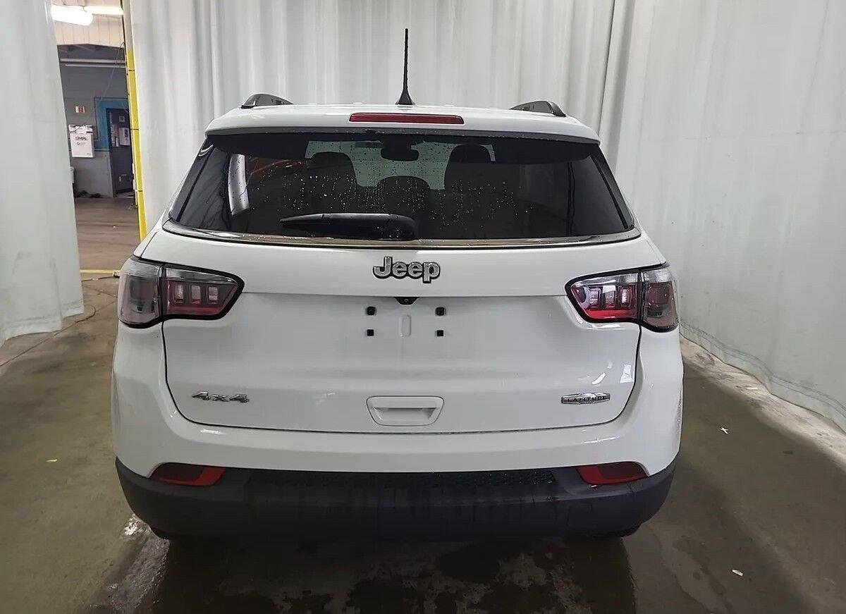 Used 2023 Bright White Clearcoat Jeep Latitude image 2