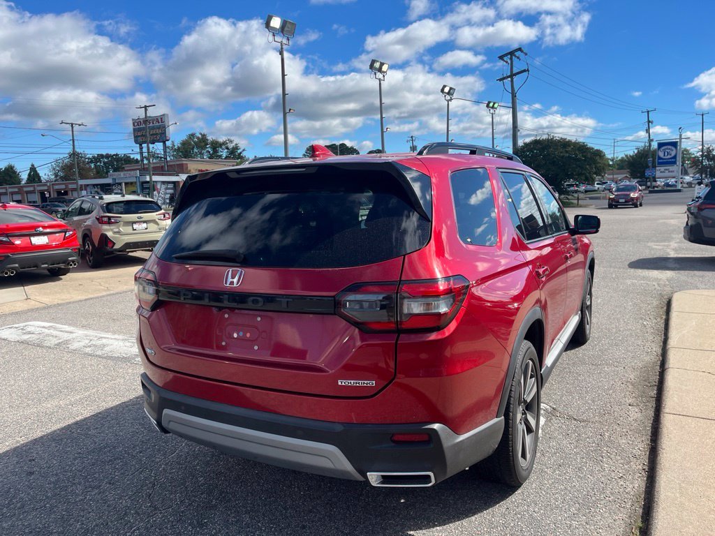 Used 2025 Red Honda Touring image 4