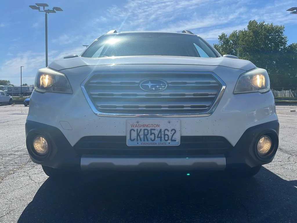 Used 2015 Crystal White Pearl Subaru 2.5i Limited image 30