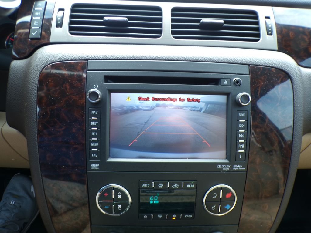 Used 2013 White Diamond Clearcoat GMC Denali image 21