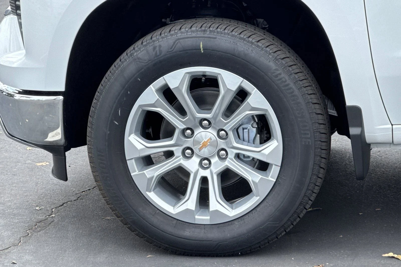 New 2026 Summit White Chevrolet LTZ image 24