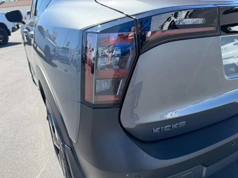 Used 2025 Gun Metallic/supe Nissan SR image 23