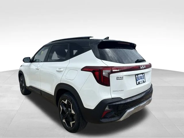 Used 2025 White Kia S image 12