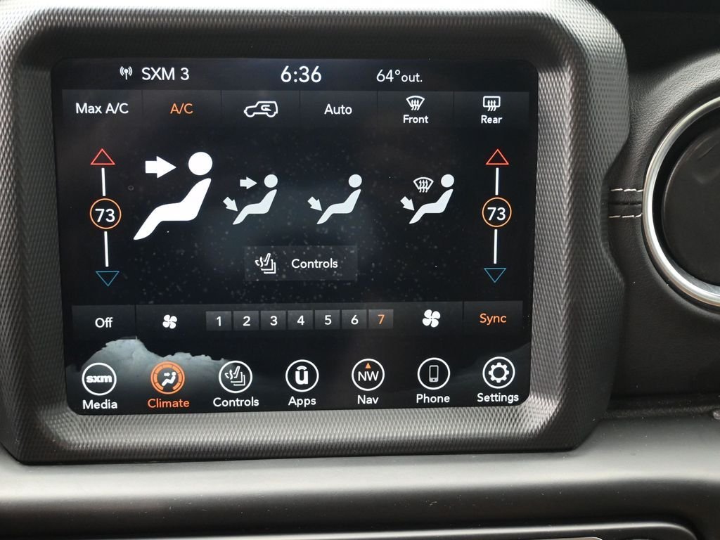 Used 2022 Black Jeep Unlimited Sahara image 9