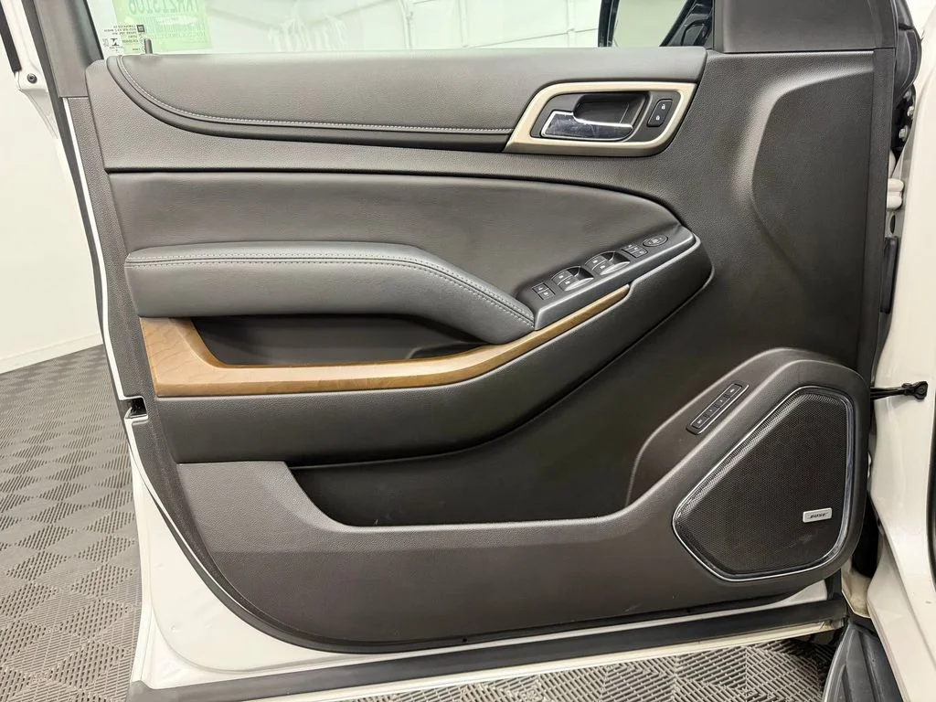 Used 2019 White Frost Tricoat GMC Denali image 12