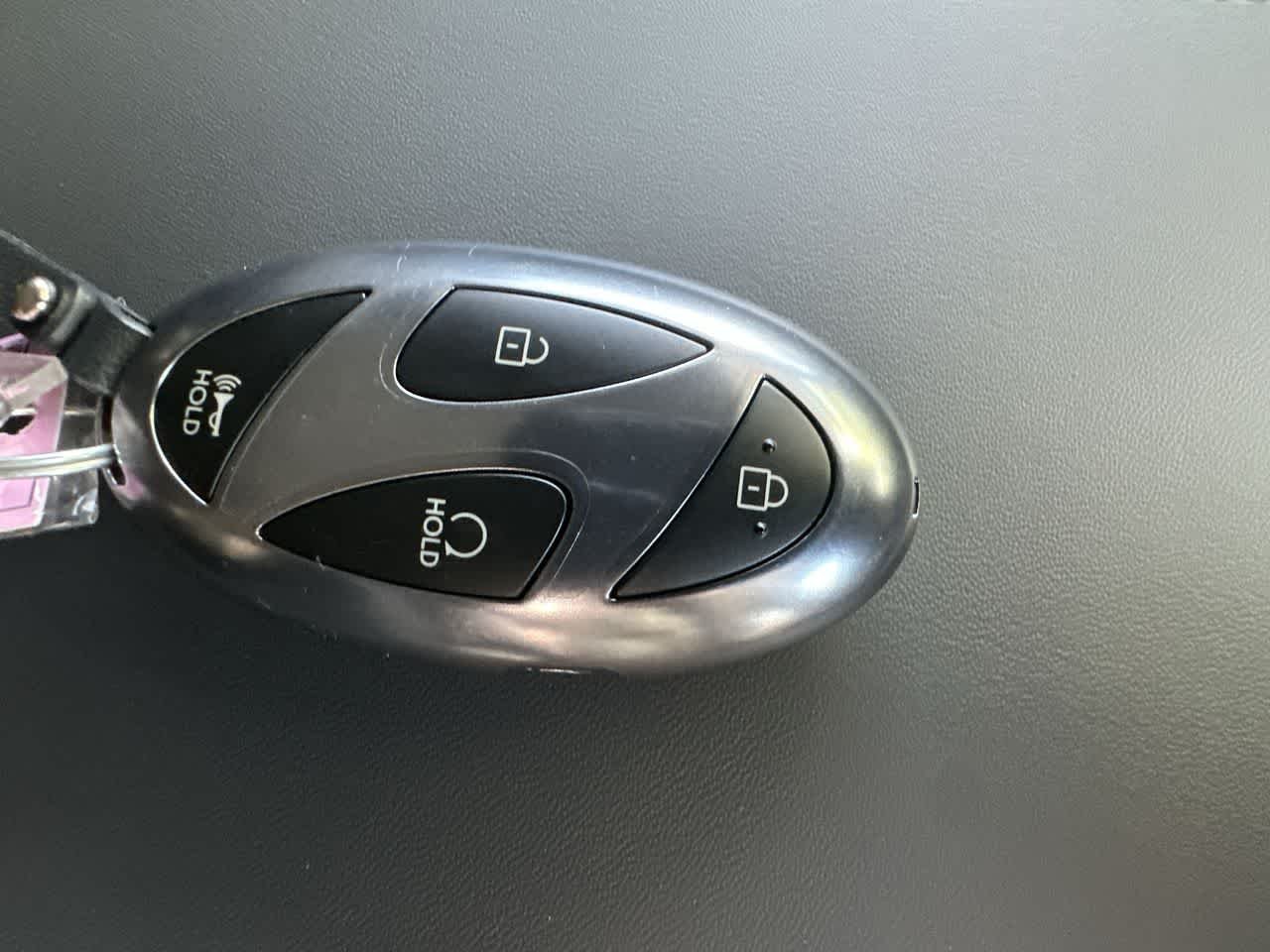 New 2026 Shimmering Silver Hyundai SE FWD image 28