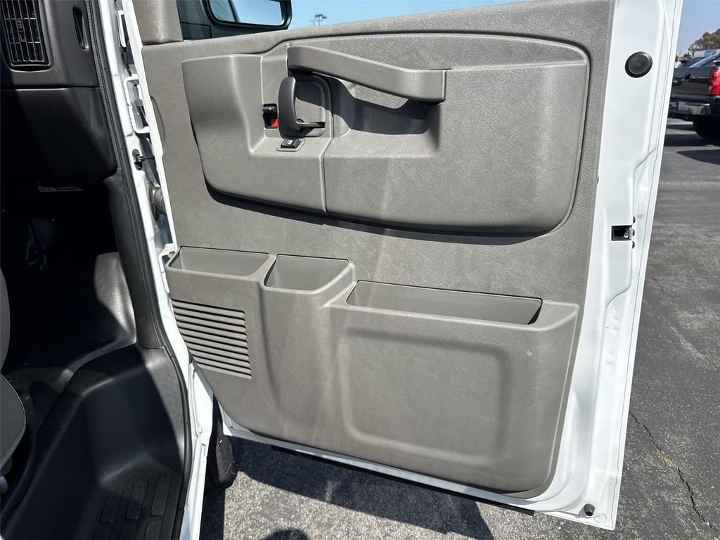 2026 Chevrolet Express Cargo Work Van - Photo 26