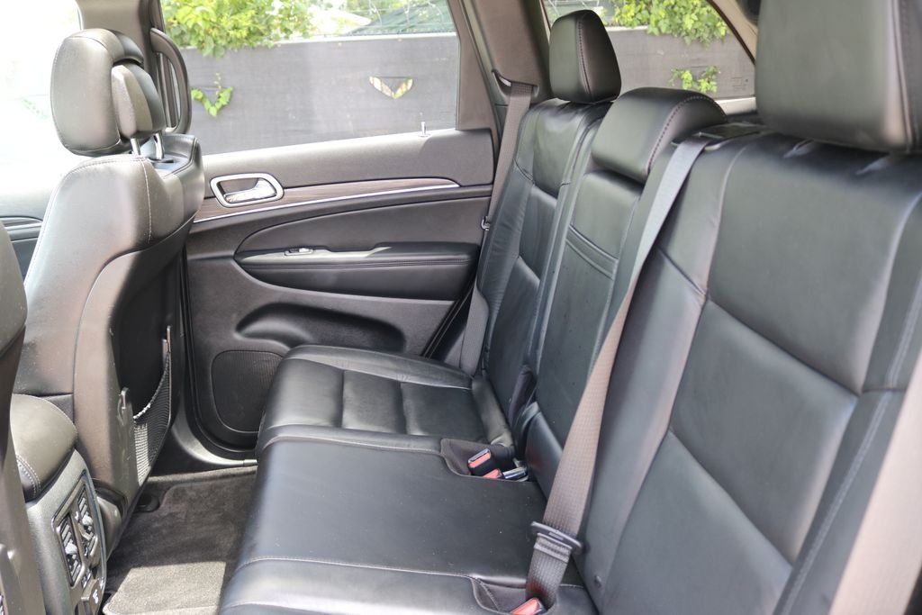 Used 2022 White Jeep Limited image 17