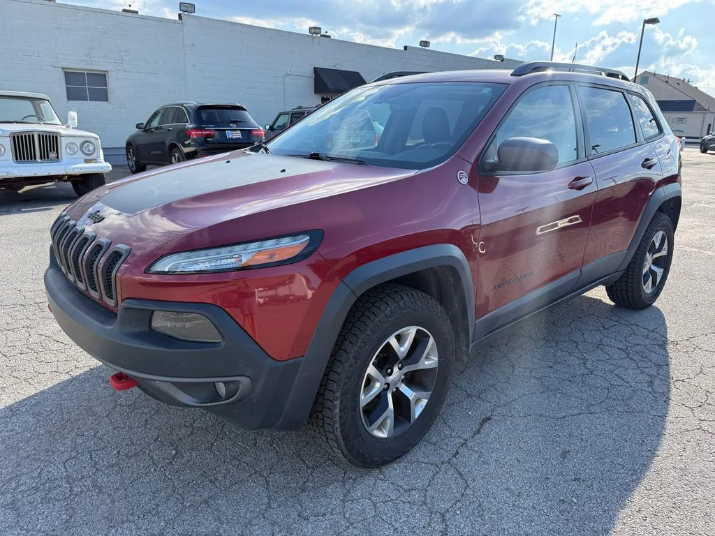 Used 2015 Red Jeep Trailhawk image 5