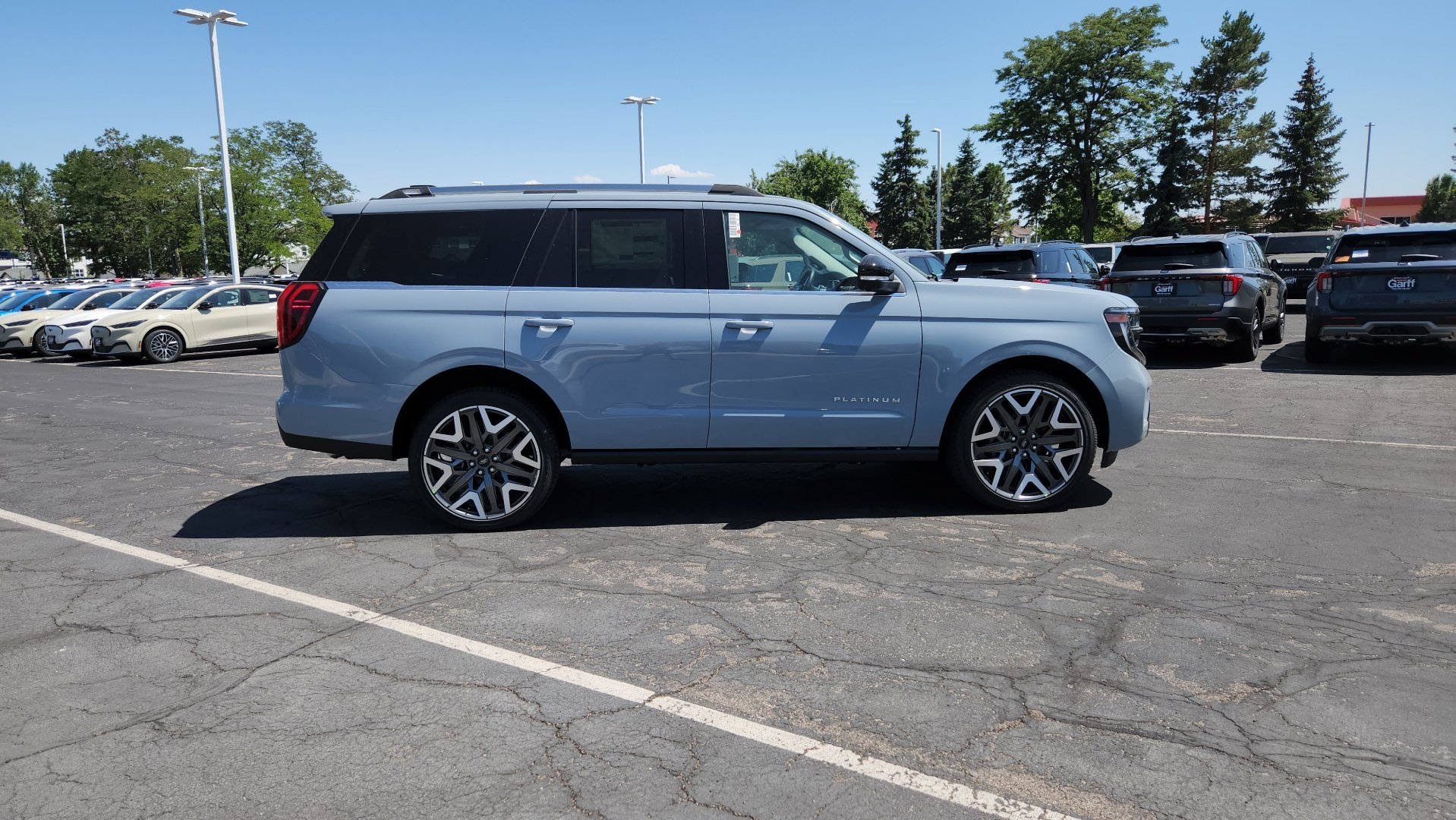 New 2027 Glacier Gray Metallic Tri-Coat Ford Platinum image 8