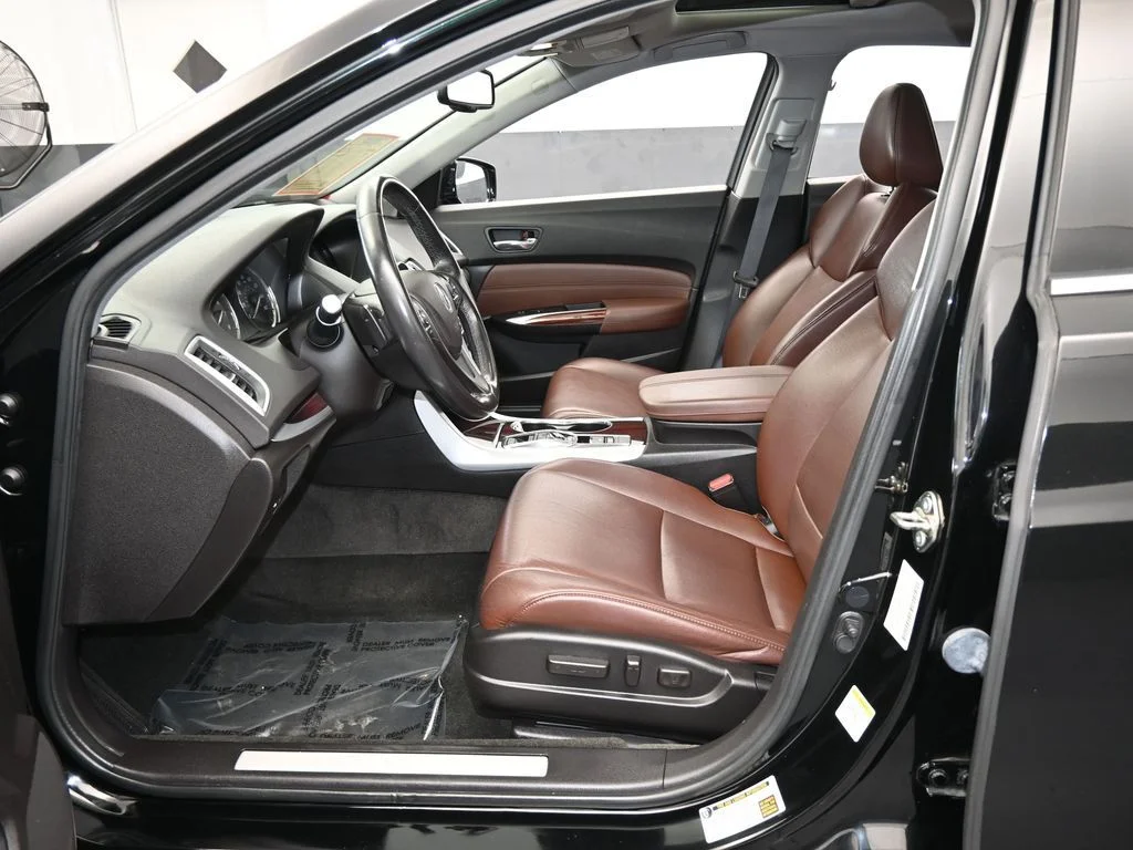 Used 2017 Black Acura V6 image 12
