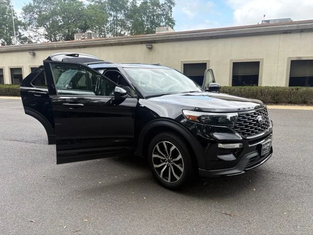Certified Used 2023 Black Metallic Ford ST-Line image 36