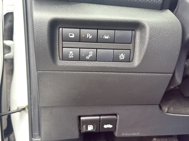 Certified Used 2024 White Nissan S image 24