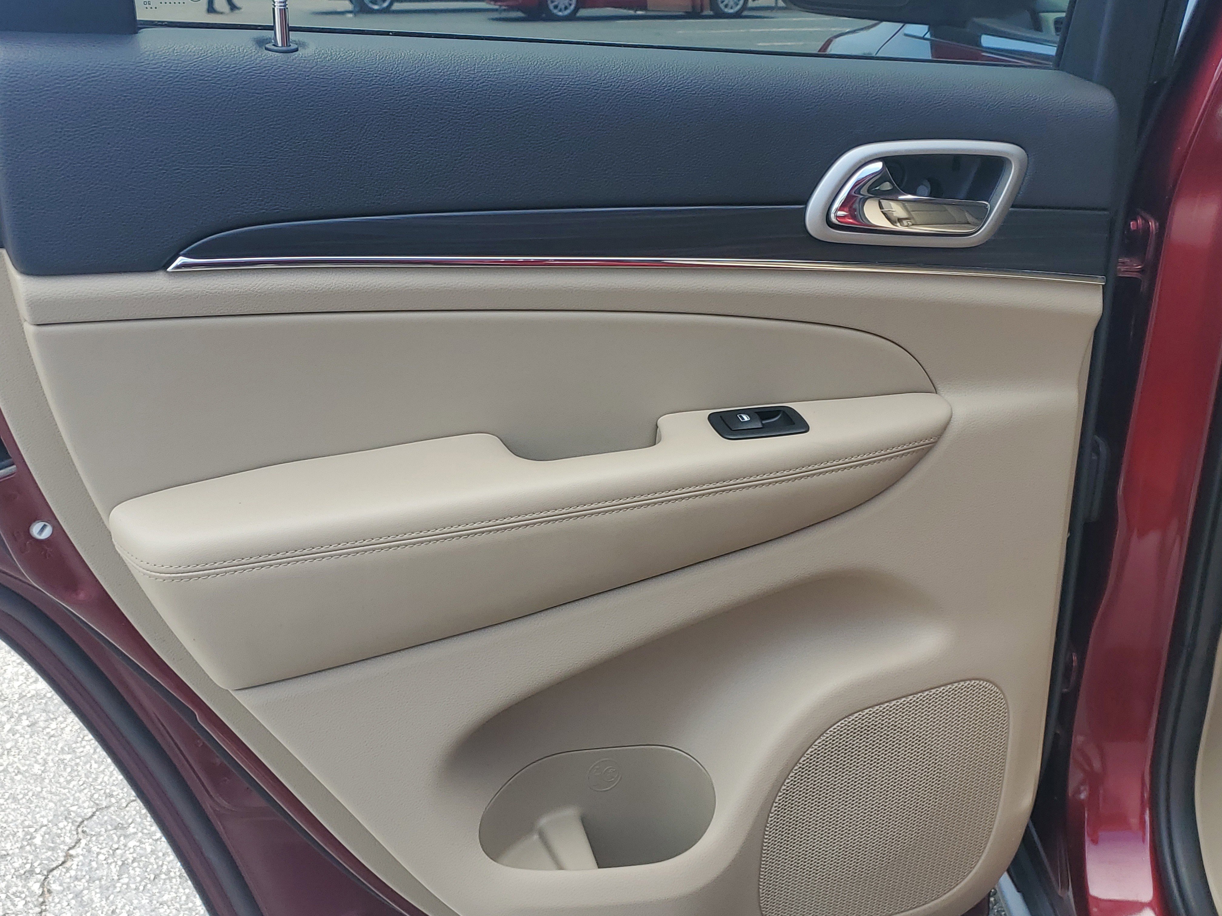 Used 2020 Velvet Red Pearlcoat Jeep Limited image 13