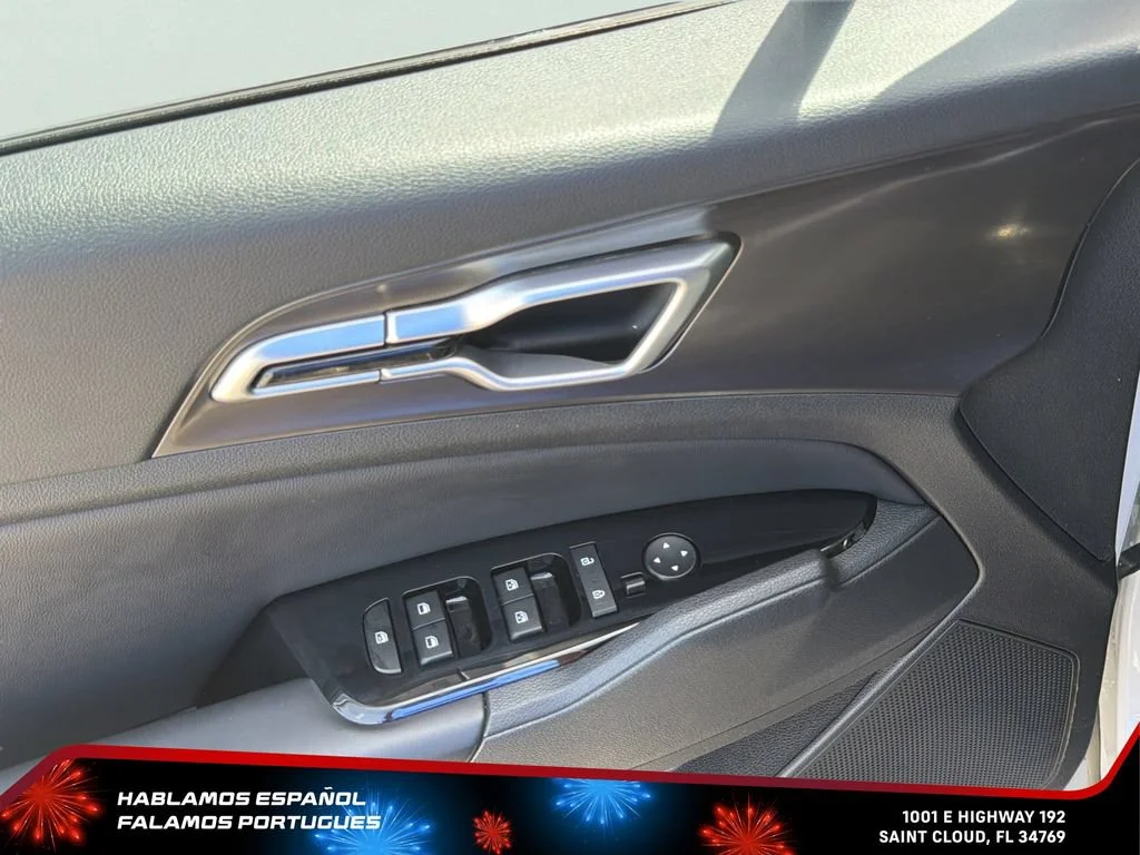 Used 2023 White Kia EX image 11