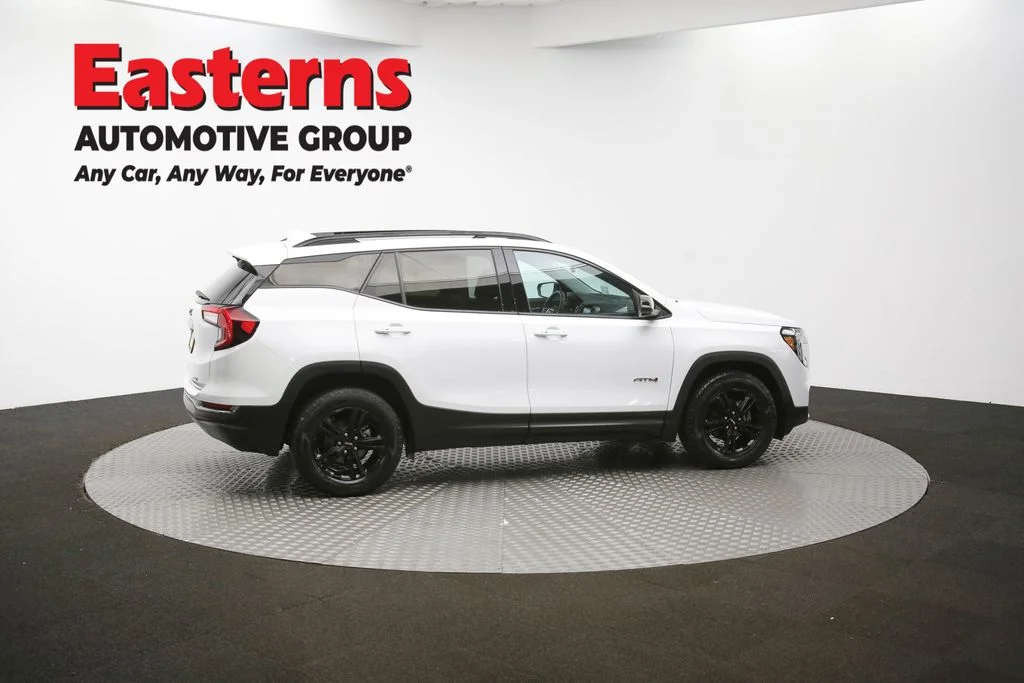 Used 2022 White GMC AT4 image 46