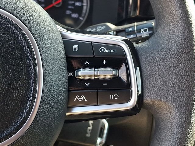 Used 2022 Silver Kia LX image 22