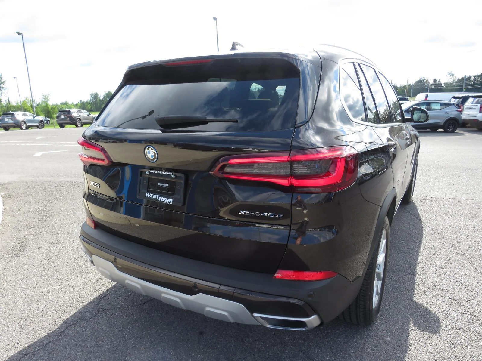 Used 2022 Sparkling Brown M BMW xDrive45e image 10
