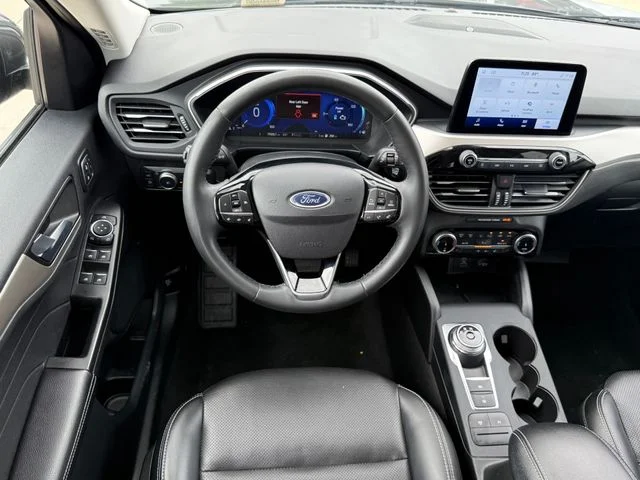 Used 2022 Gray Ford SEL image 19