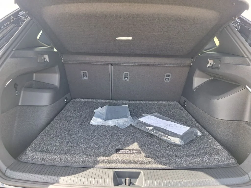 New 2026 Black Volkswagen 2.0T SEL R-Line Turbo image 25