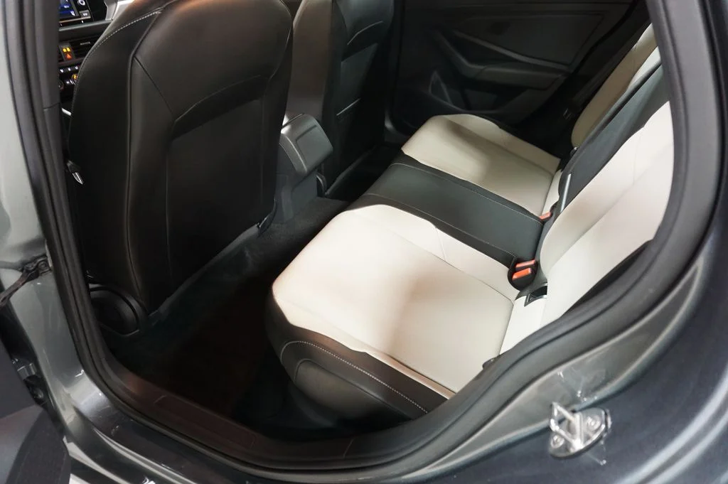 Used 2019 Platinum Gray Metallic Volkswagen R-Line image 29