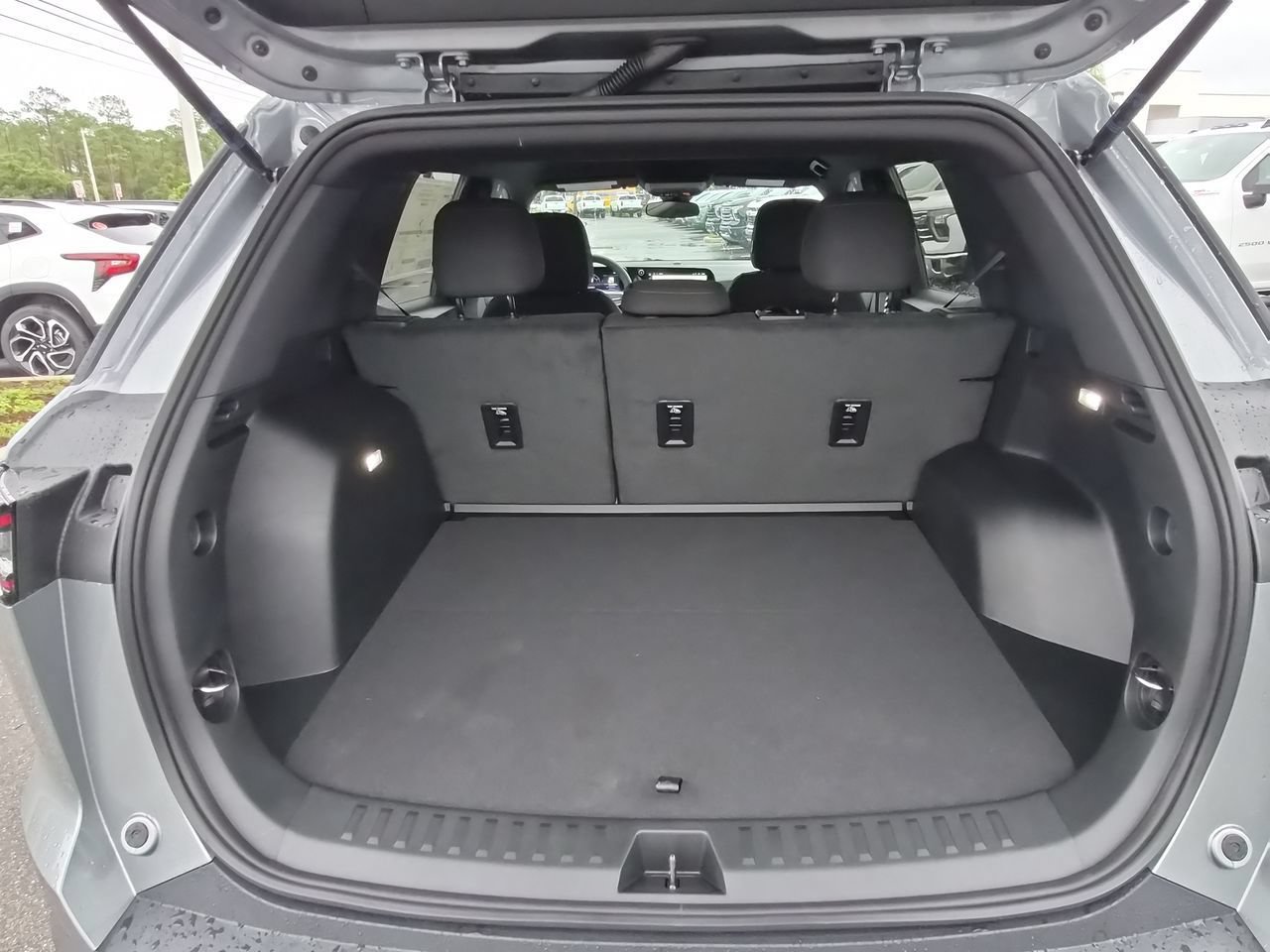 2027 Chevrolet Equinox LT - Photo 25
