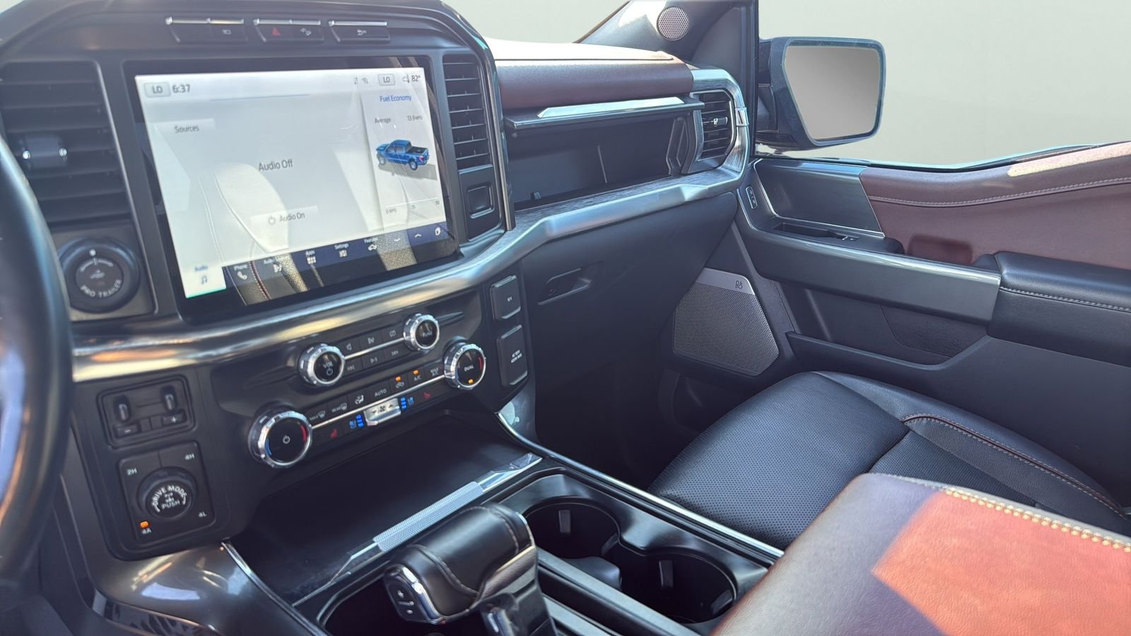Used 2022 Black Ford Lariat image 47