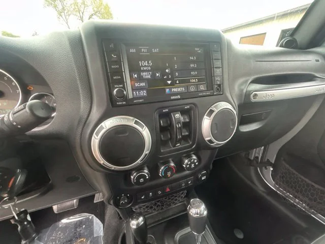 Used 2014 Gray Jeep Unlimited Rubicon image 20