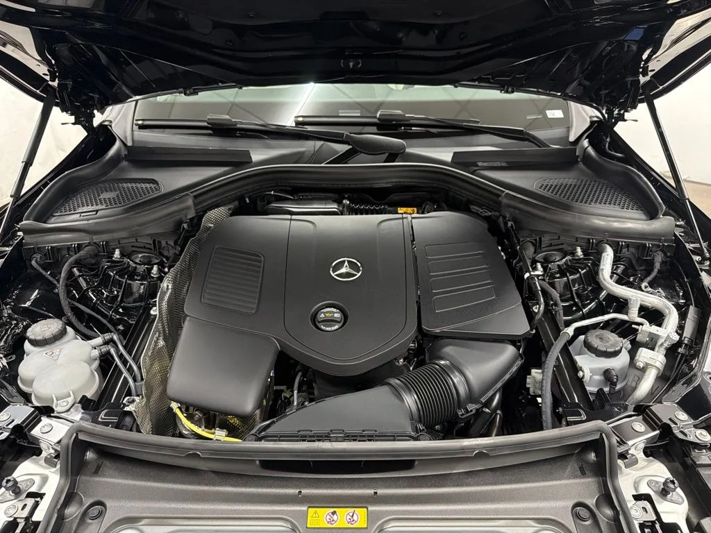 New 2027 Black Mercedes-Benz GLC 300 image 34