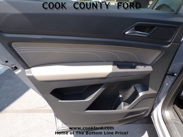 Used 2021 Pure Gray Volkswagen 2.0T SE w/Technology image 16