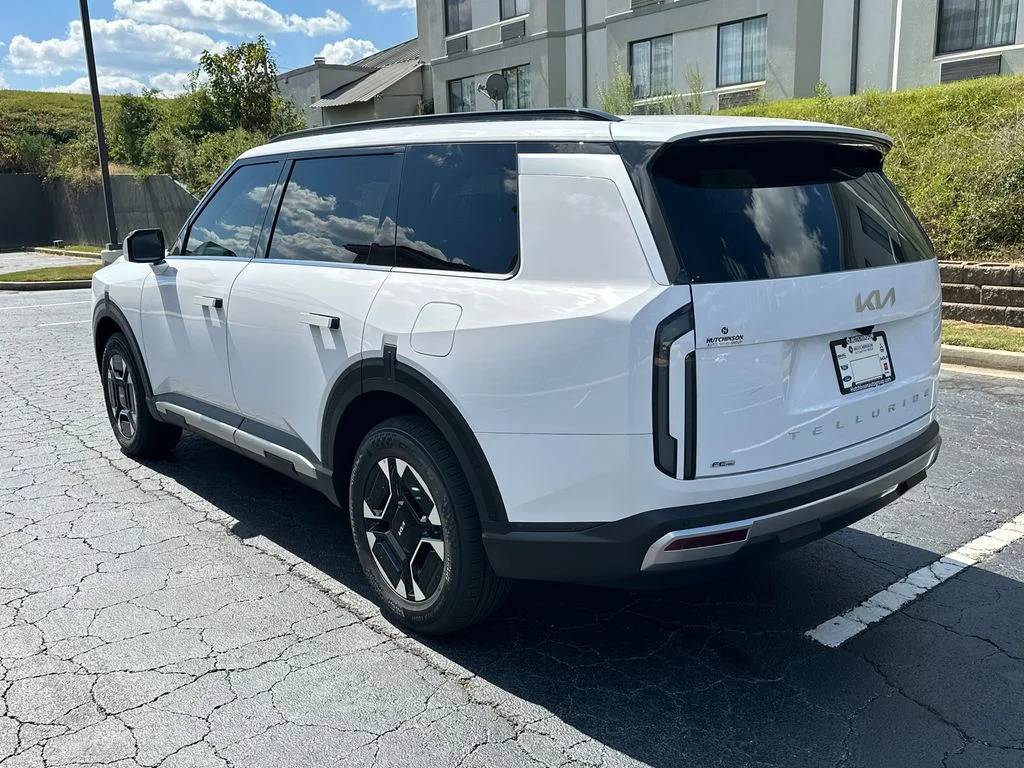 New 2027 White Kia EX image 5