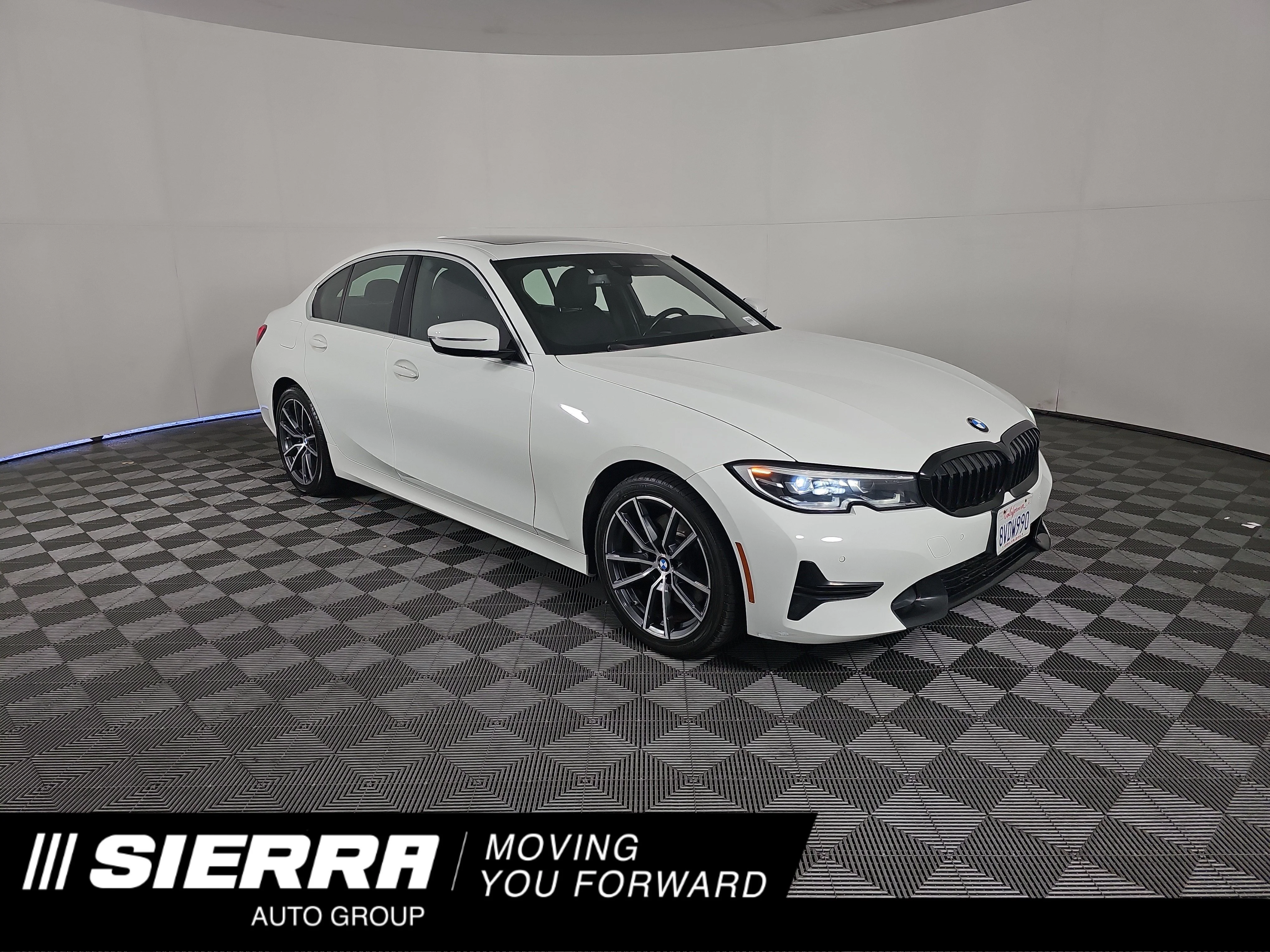 Used 2021 Alpine White BMW  image 1
